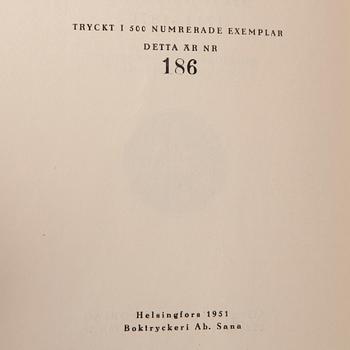 BOK, "St. Petersburgs Juvelerare, Guld- och Silversmeder 1714-1870". Konstsalongens Förlag, Helsingfors 1951.