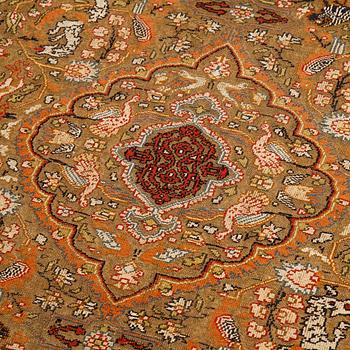 A rug, a semi-antique Turkish souf, ca 185 x 122-133 cm (as well as 1 cm flat weave at the ends).