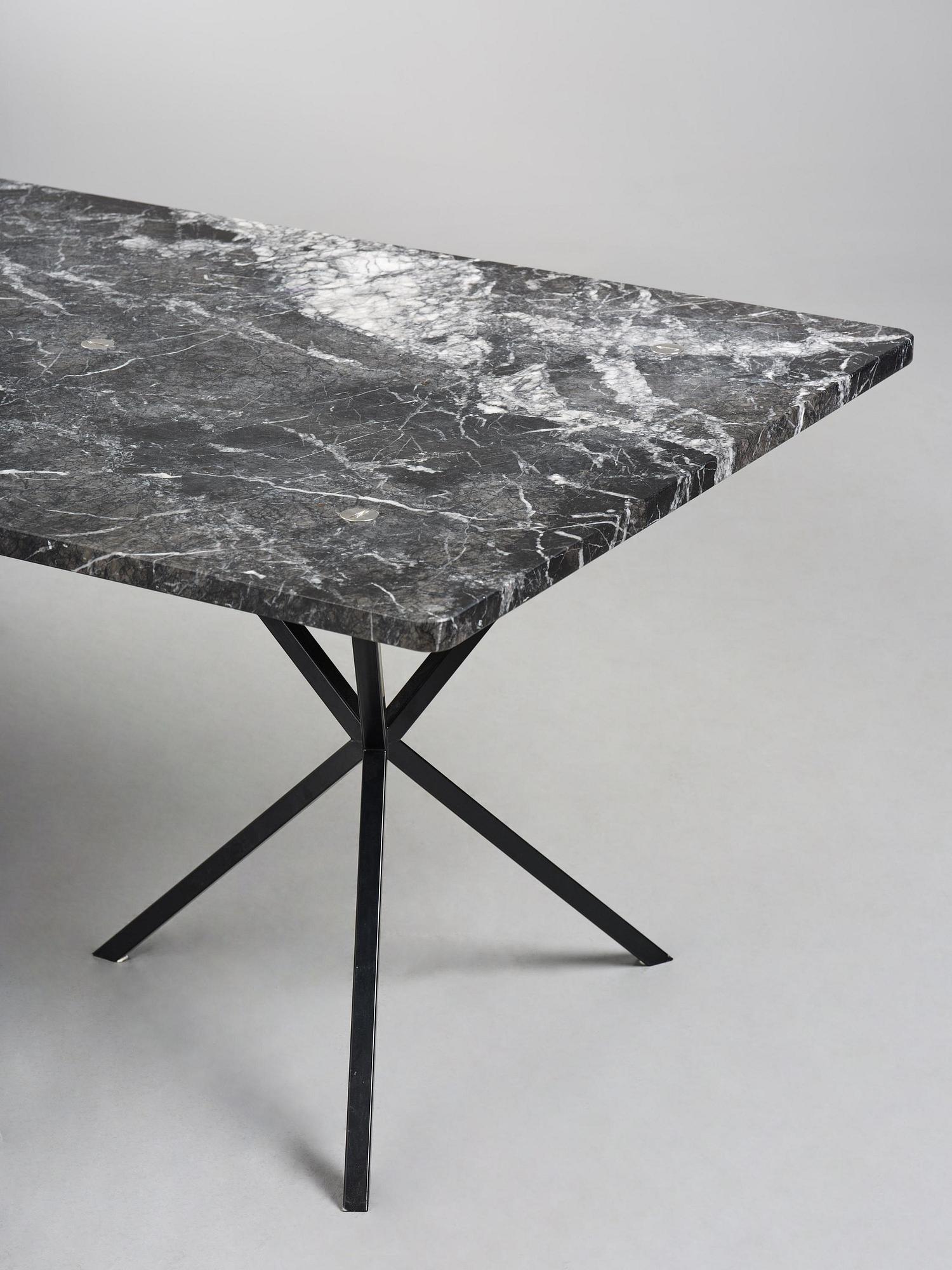 Per Söderberg, matbord, "NEB Dining Table", No Early Birds, Stockholm, 2022.