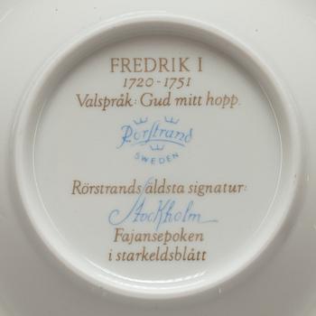 CREMEKOPPAR, 13 st, porslin, Rörstrand, efter Gripsholmsservisen.