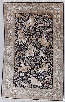 MATTA, old silke Ghom figural. Ca 218 x 132 cm.