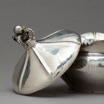 BONBONJÄR, J Paulsen Köpenhamn 1893-1957, silver, vikt ca 348 g.