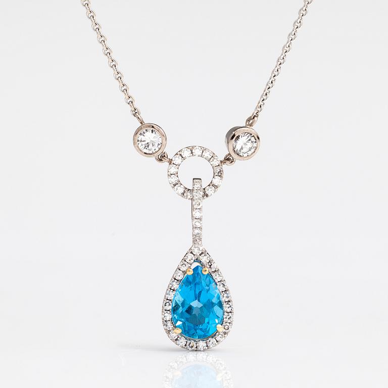 HALSBAND, 14K och 18K vitguld, topas ca 3.50 ct och briljantslipade diamanter ca 0.78 ct tot.