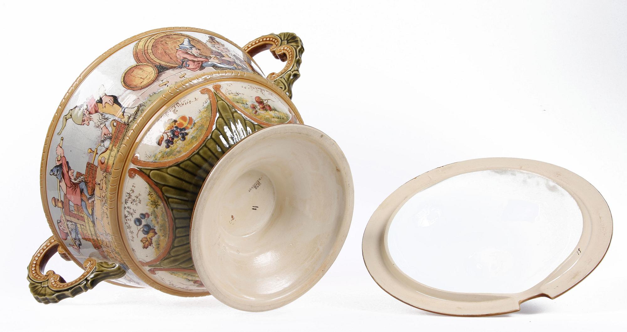 BÅLSKÅL, majolika, 1800/1900-tal.