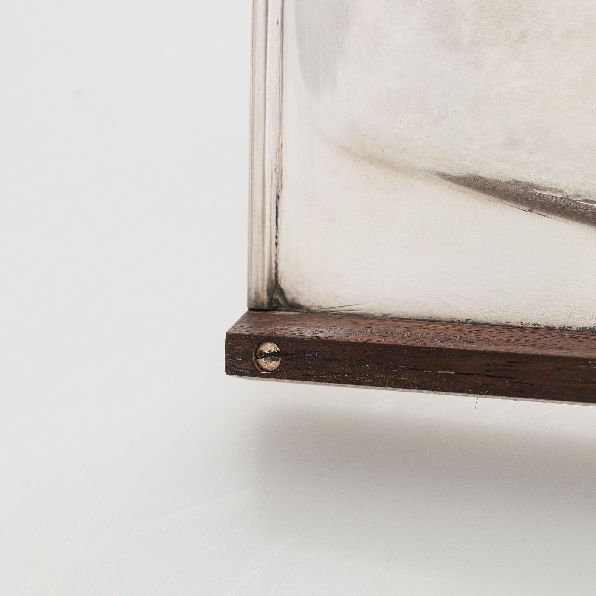 Tapio Wirkkala, leipäkori, hopea ja palisanteri, TW 185, Kultakeskus, Hämeenlinna 1964.