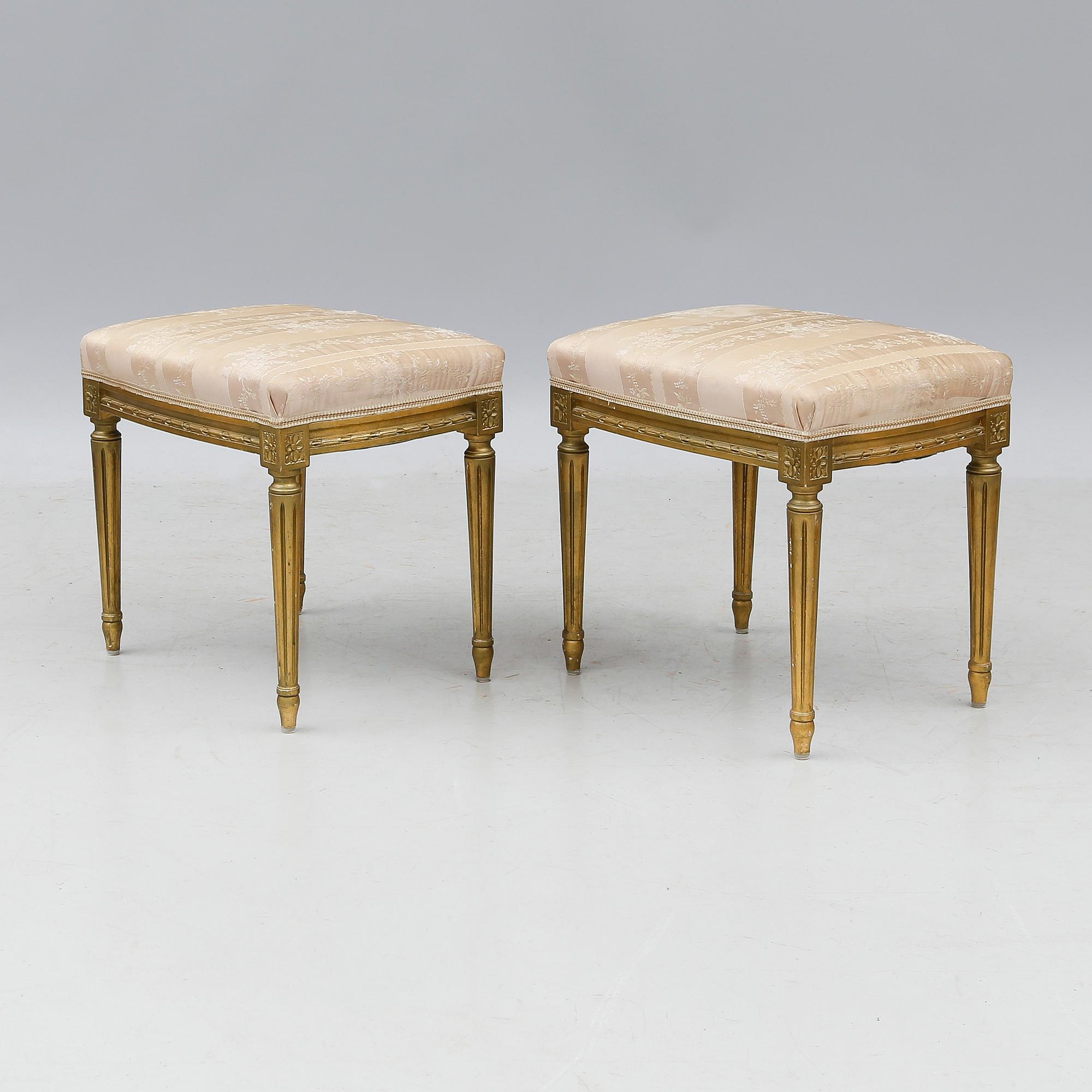 TABURETTER, 1 par, gustaviansk stil, 1900-talets mitt.