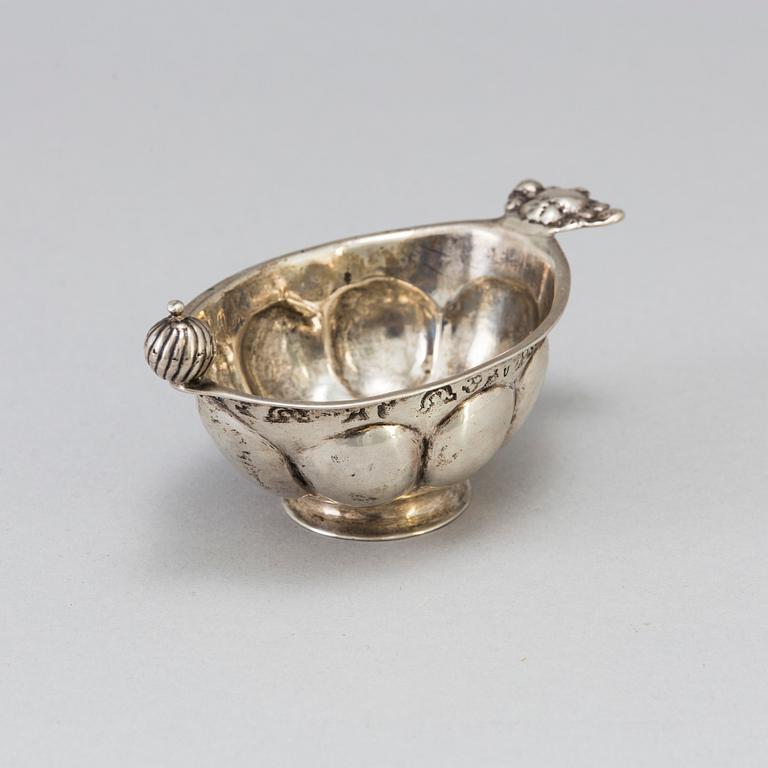 A SWEDISH SILVER BOWL, mark of Johan Söderdahl, Söderköping 1778. Weight ca 65 g.