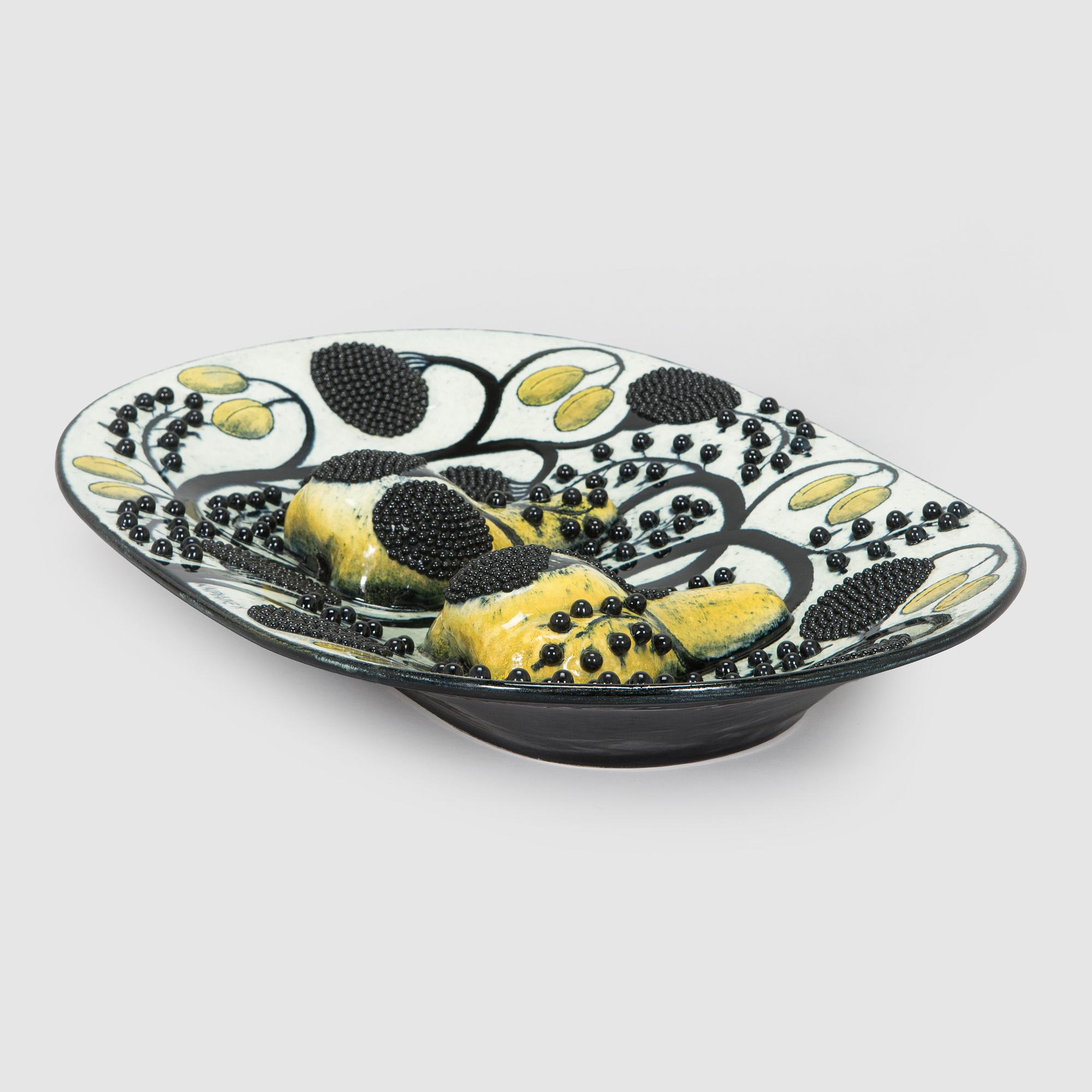 Birger Kaipiainen, a ceramic dish, signed Kaipiainen Arabia.