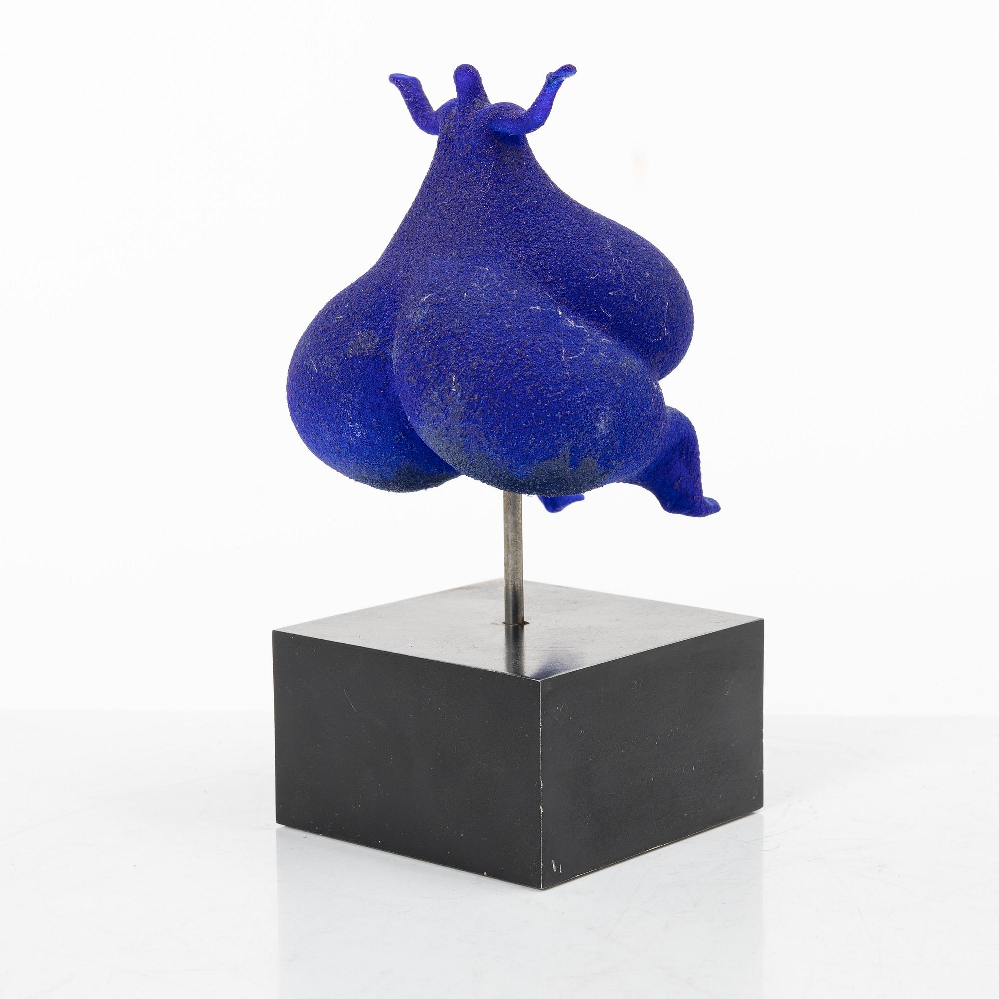 Kjell Engman, a sculpture, 'Blå Folket', Kosta Boda Atelier.