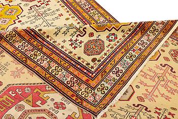 An Ardebil carpet, c. 310 x 192 cm.
