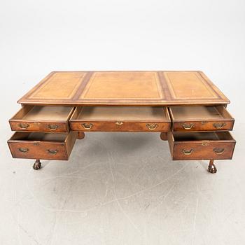 Skrivbord Queen Anne-stil 1900-talets mitt/andra hälft.