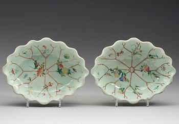 A PAIR OF BOWLS, Qing dynasty, 19th century.