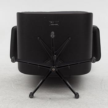 Charles & Ray Eames, an "Eames Lounge Chair" with ottoman, Vitra, 21st century.
