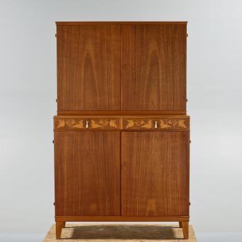 SKÅP, "Pyramid", Carl Malmsten, formgivet 1944.