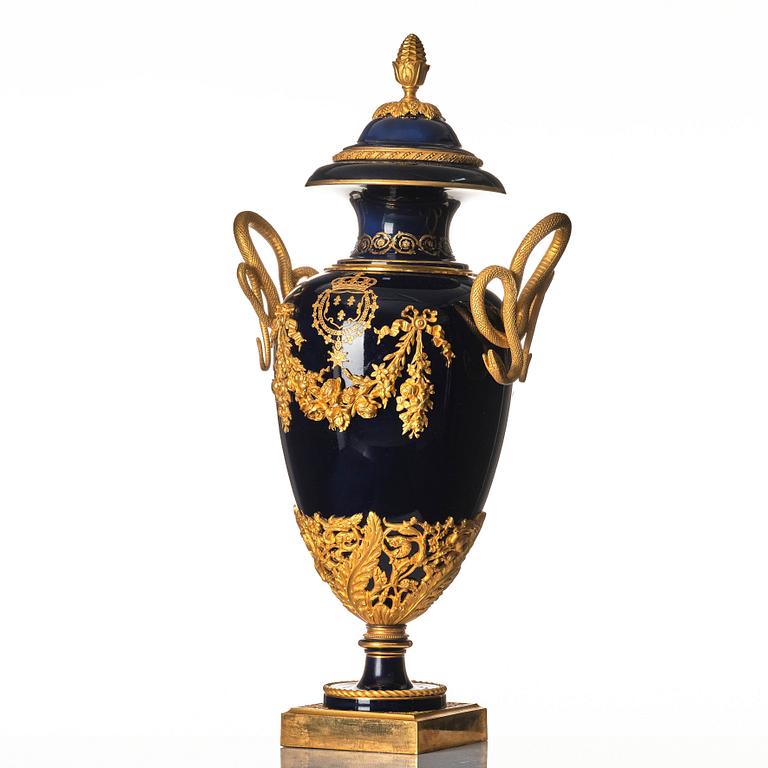 Floor vase, Sèvres style France around 1900.