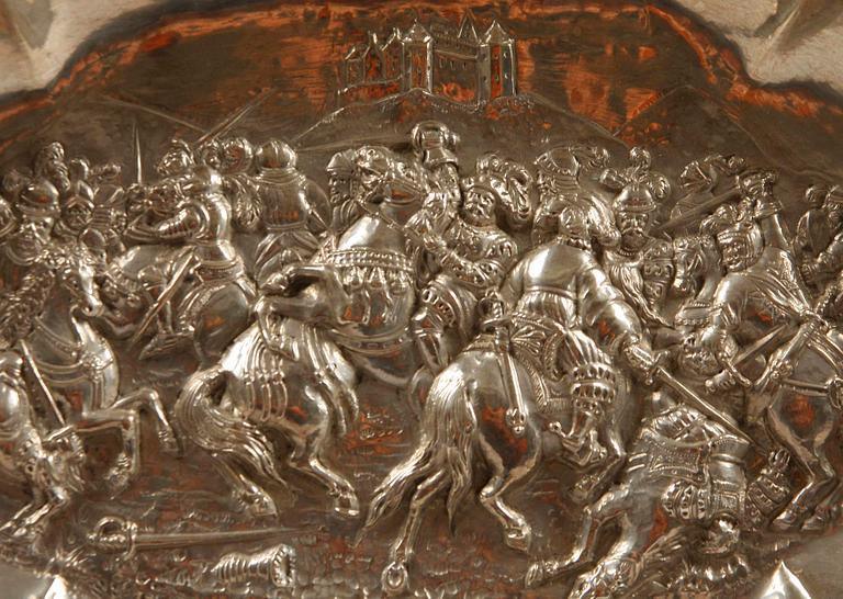 PRESENTERFAT, silver 800/1000 utländska stämplar. Barockstil.
