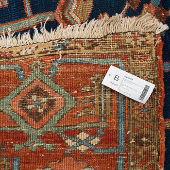 A CARPET, semi-antique, Heriz, ca 346,5 - 354 x 265,5 cm.