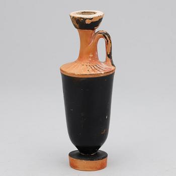 LEKYTHOS, lergods, Grekland troligen 400-talet f Kr.