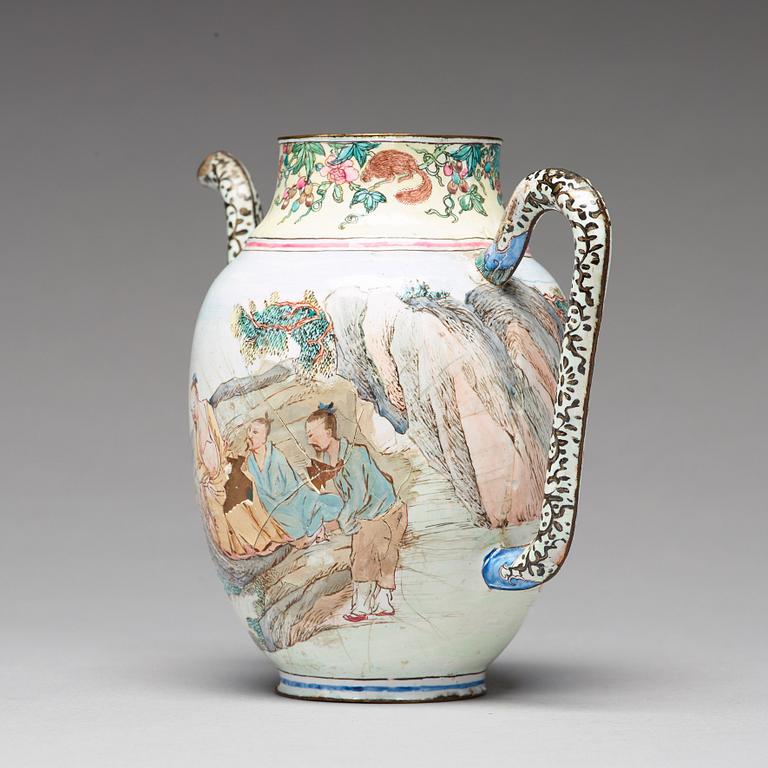 TEKANNA, emalj på koppar. Qingdynastin, 1700-tal.