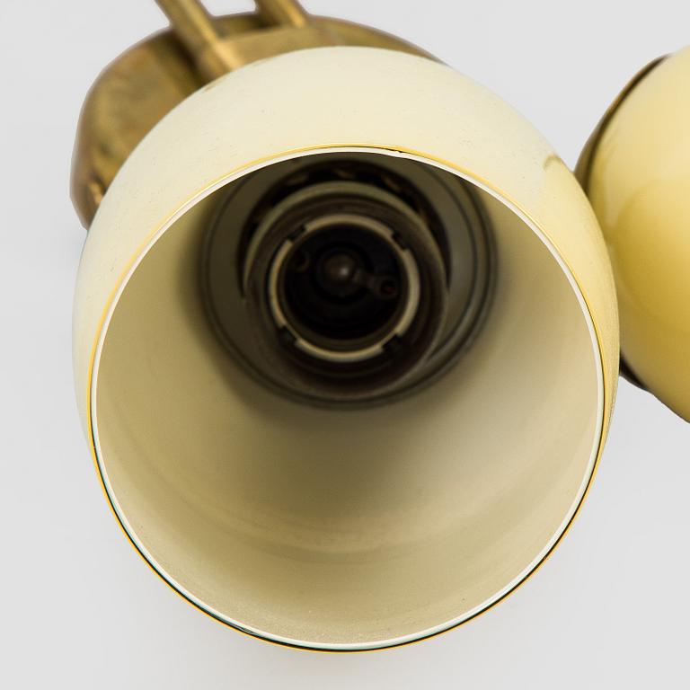 Paavo Tynell, a mid-20th century '9452' wall light for Idman.