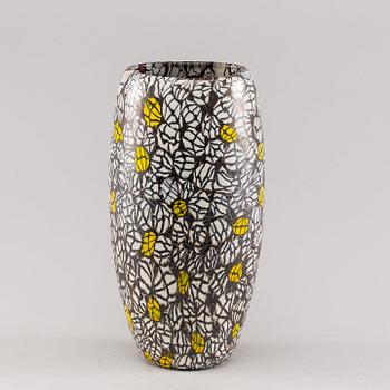 A VITTORIO FERRO GLASS VASE FOR FRATELLI PAGNIN AROUND 1990-2000.