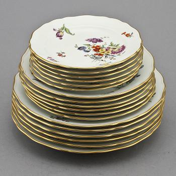 SERVISDELAR, 30 st, porslin, Meissen, 1900-tal.