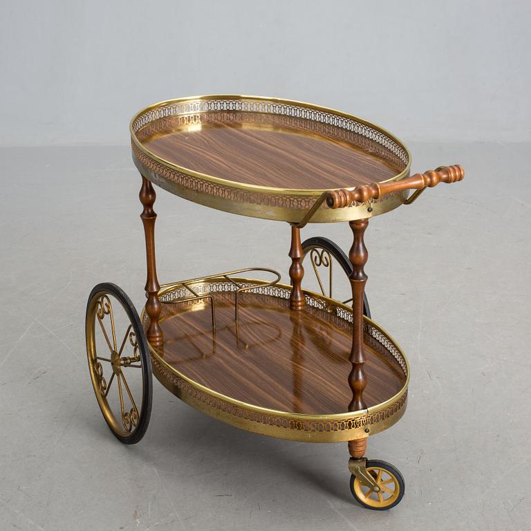 SERVERINGSVAGN, 1900-talets andra hälft.