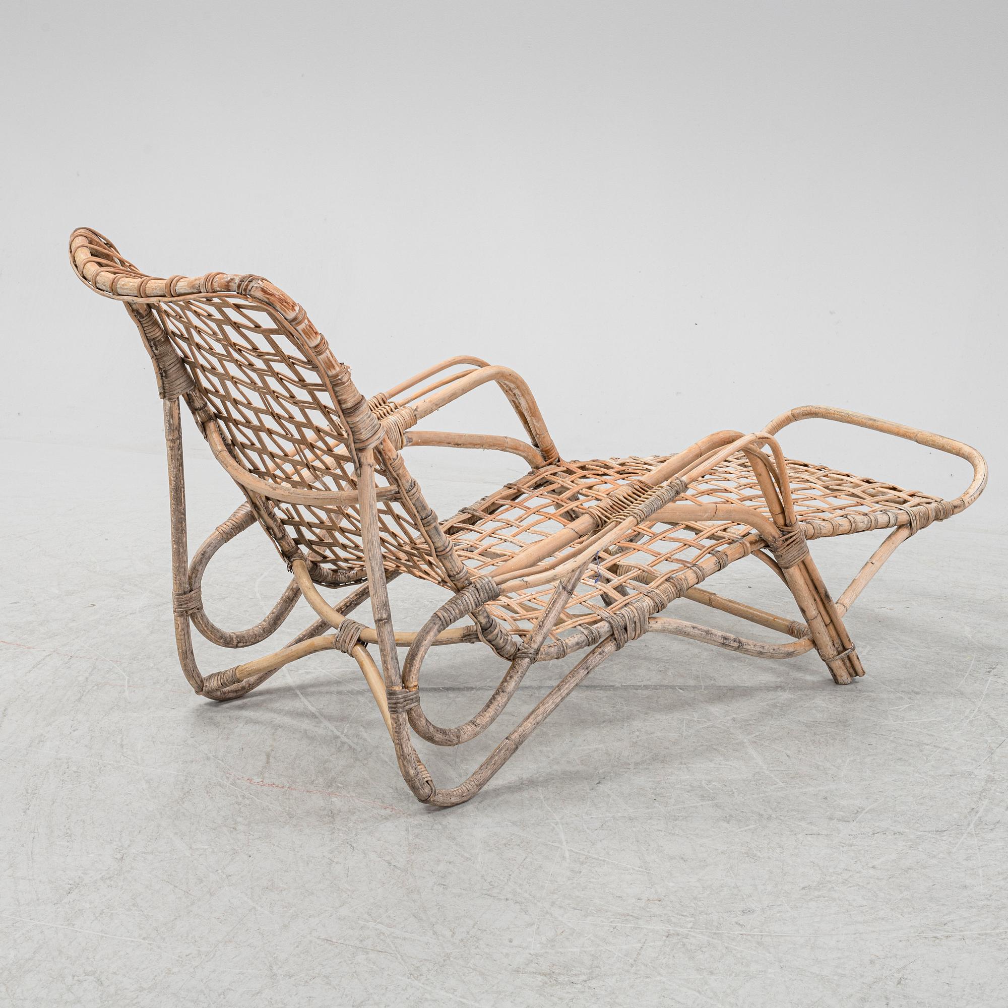 Rattan sun bed/recliner/deck chair, mid 20th Century.