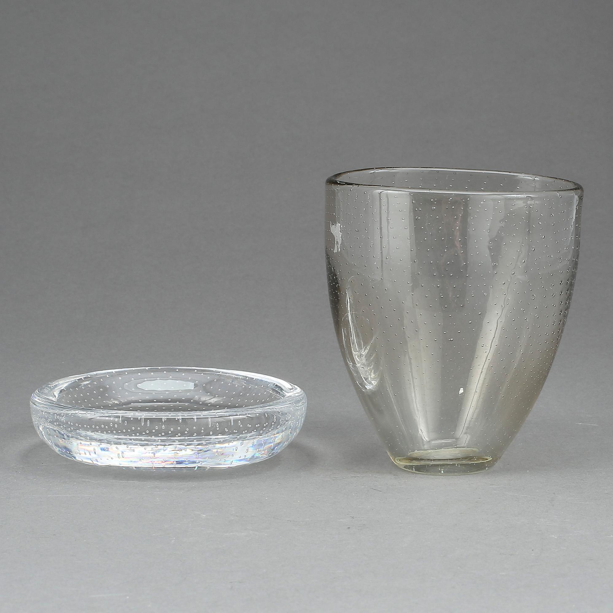VAS SAMT SKÅL, glas, Gunnel Nyman, Notsjö, en signerad med syrapenna.