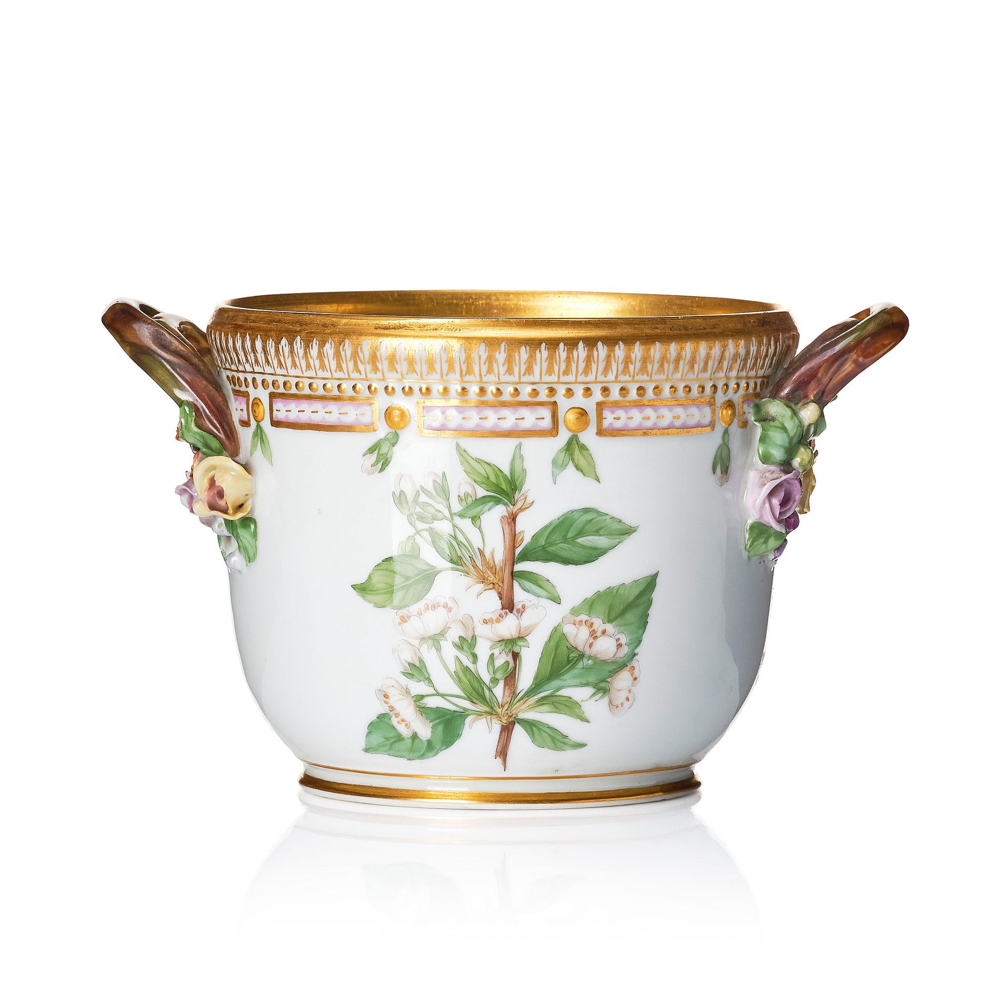 Vinkylare, porslin. Royal Copenhagen, 'Flora Danica', Danmark, 1900-tal.