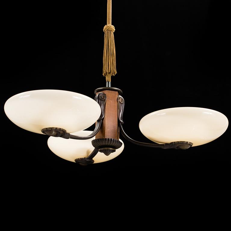 An Art Déco ceiling lamp, 1920/30s.