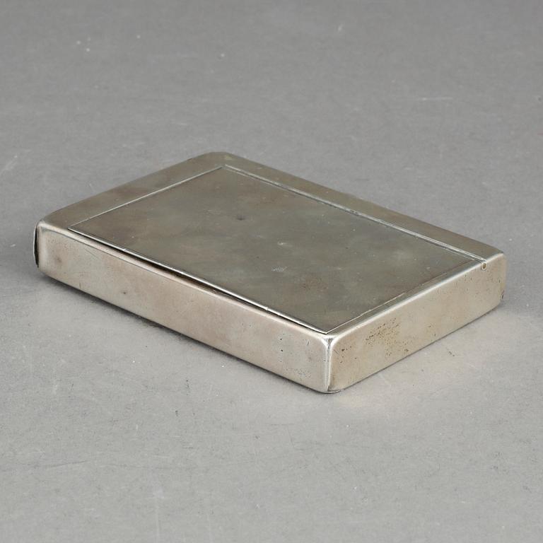 CIGARETTETUI, Silver, Ryssland, sannolikt Aleksandr Fuld, verksam i Moskva 1862-1917. Vikt ca 237 gram.