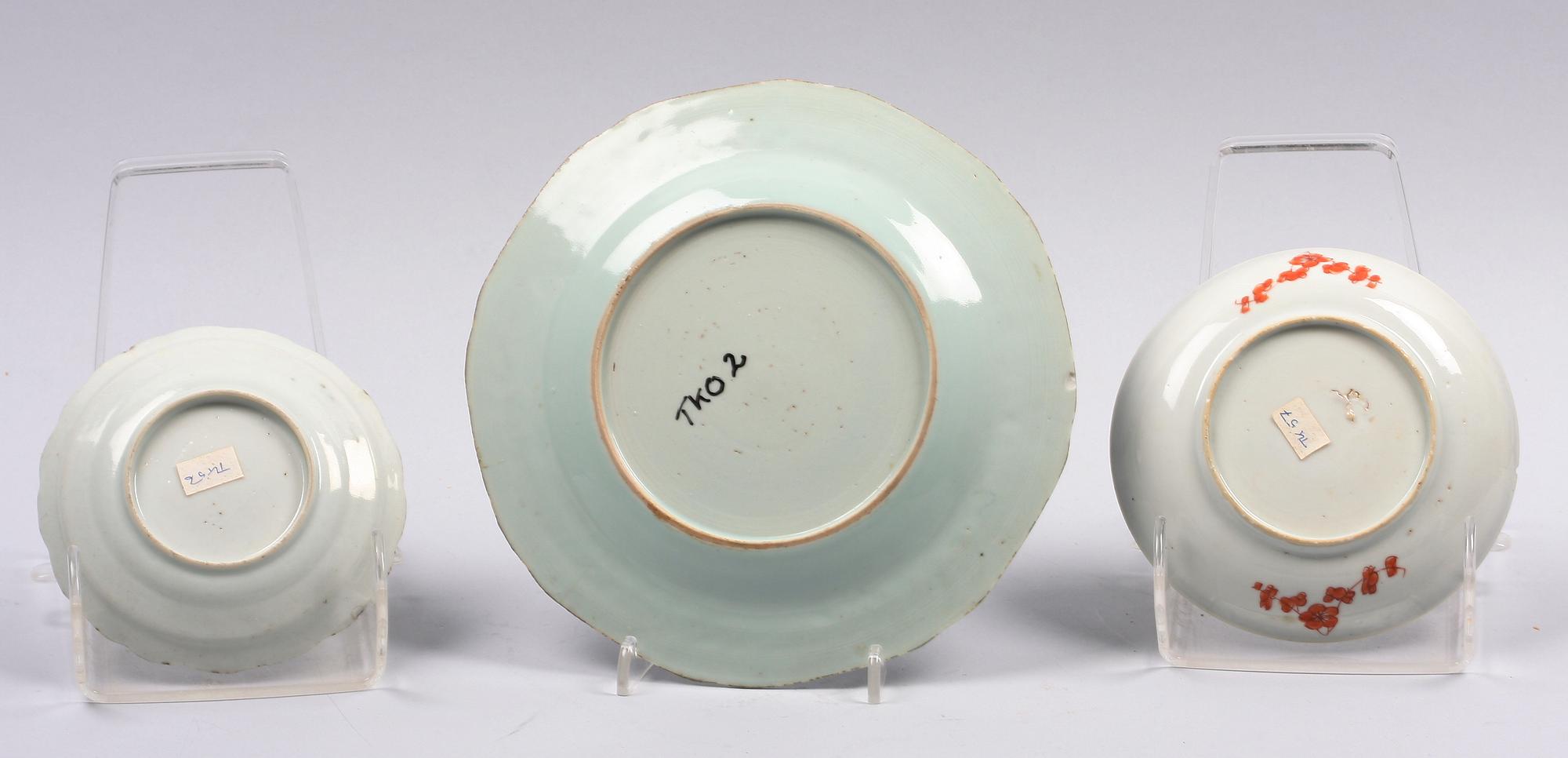 TALLRIKAR SAMT FAT, 5 delar, porslin, Qianlong, Kina, 1700-tal.