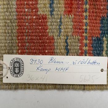 Märta Måås-Fjetterström, A flat weave textile, "Blommor på röd botten", after 1941.