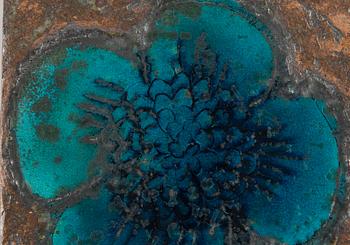 Annikki Hovisaari, reliefi, kivitavaraa, signeerattu AH ARABIA.