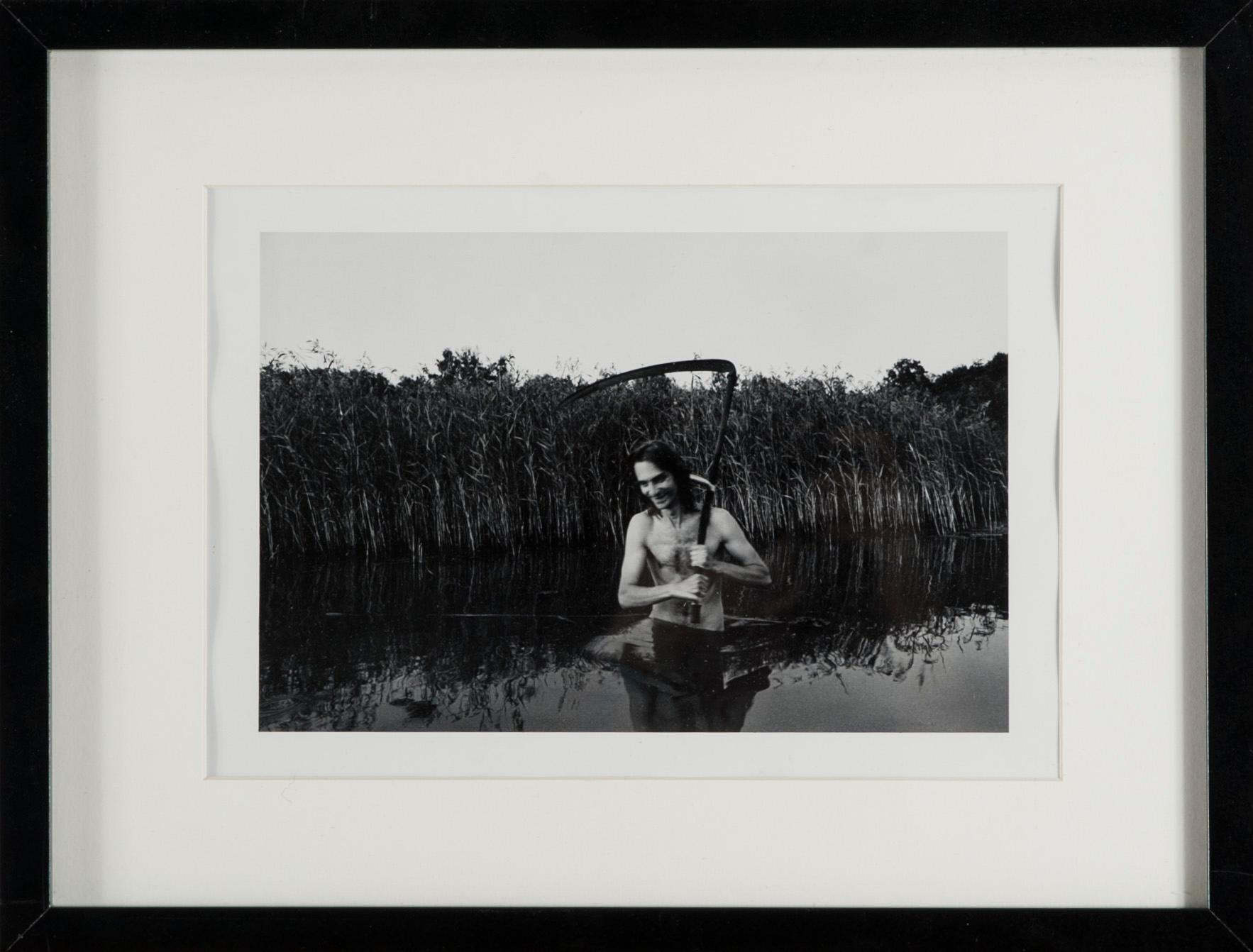 MATTI NIEMI,  fotografi, silvergelatin, signerad och stämplad a tergo, kopierad av konstnären 1990.