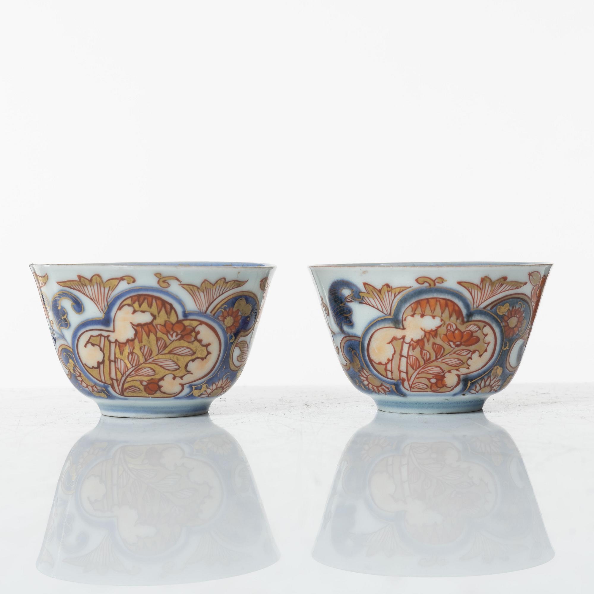 A set of fourteen Chinese porcelain pieces, Qing dynasty, 18th-19th Century.
