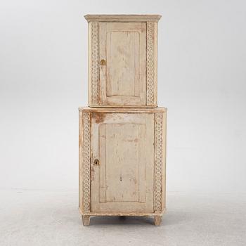 A Gustavian cabinet, around the year 1800.