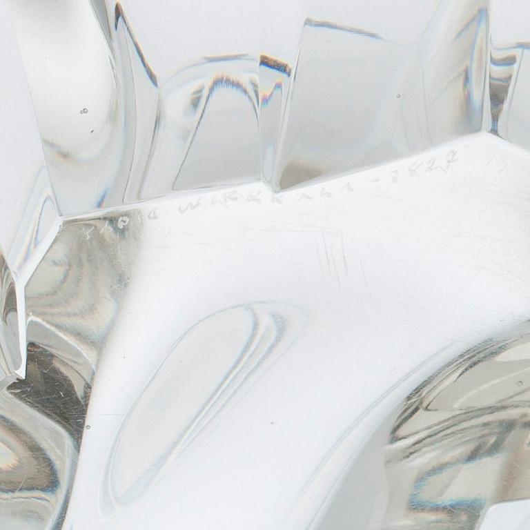 Tapio Wirkkala, A VASE.