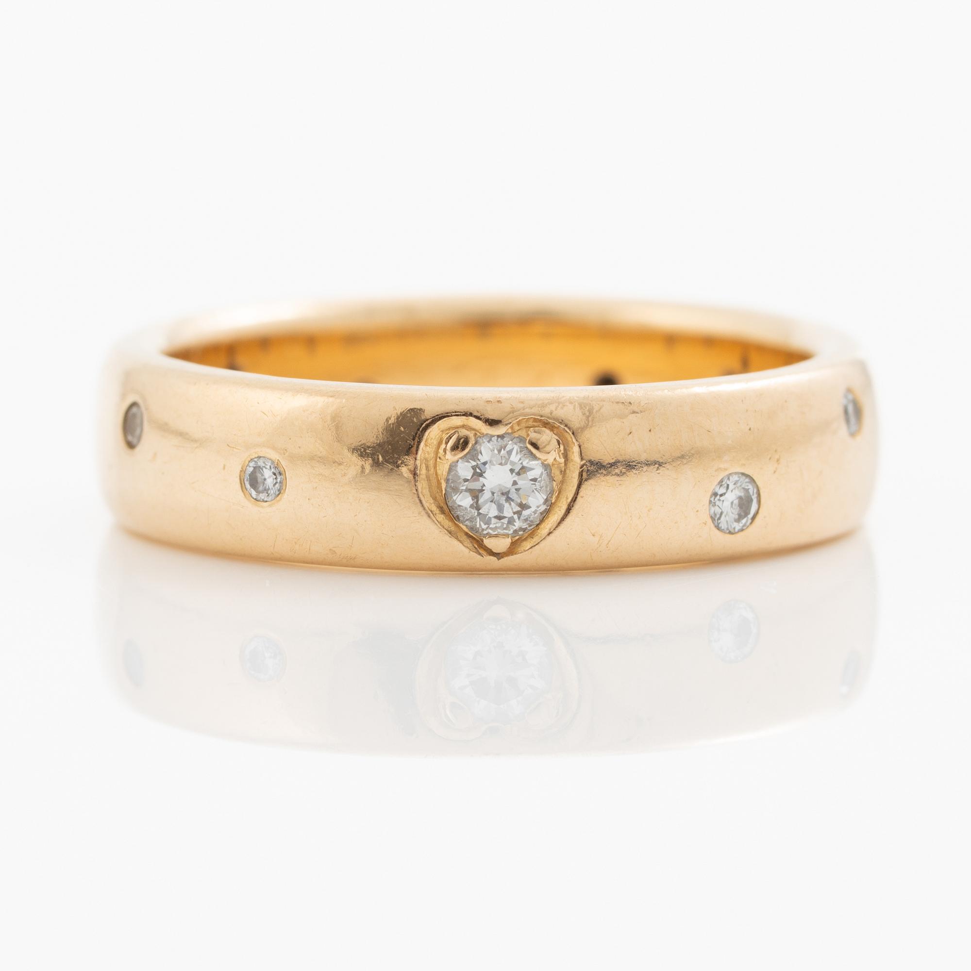 Ring, 18K gold with brilliant-cut diamonds.