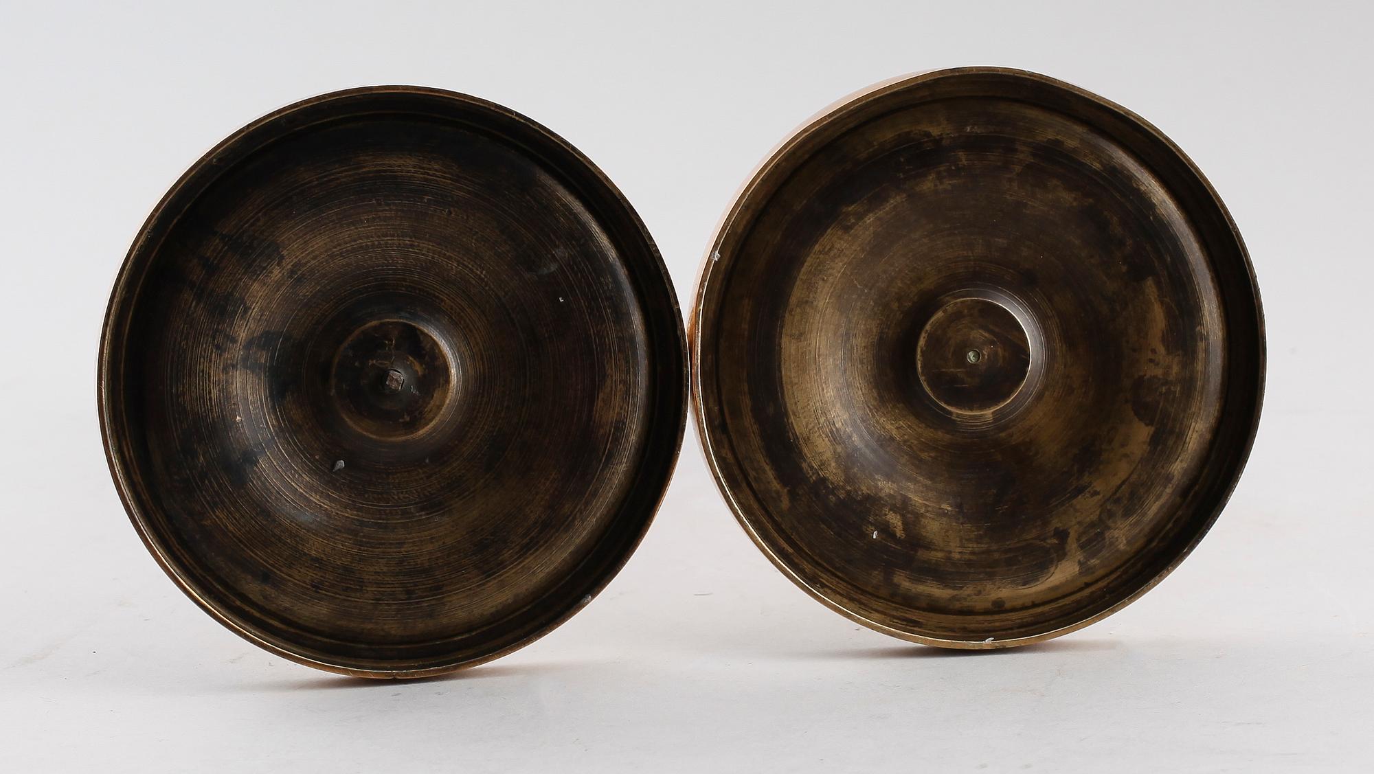 LJUSSTAKAR, 1 par, empire, brännförgylld brons, 1800-talets första hälft.