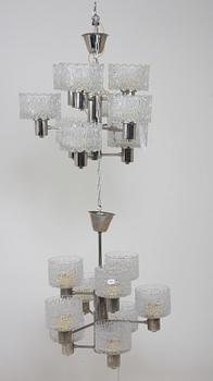 TAKARMATURER, ett par snarlika. H 52.