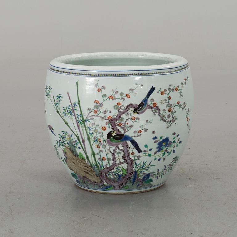 YTTERFODER, porslin Kina 1900-tal.