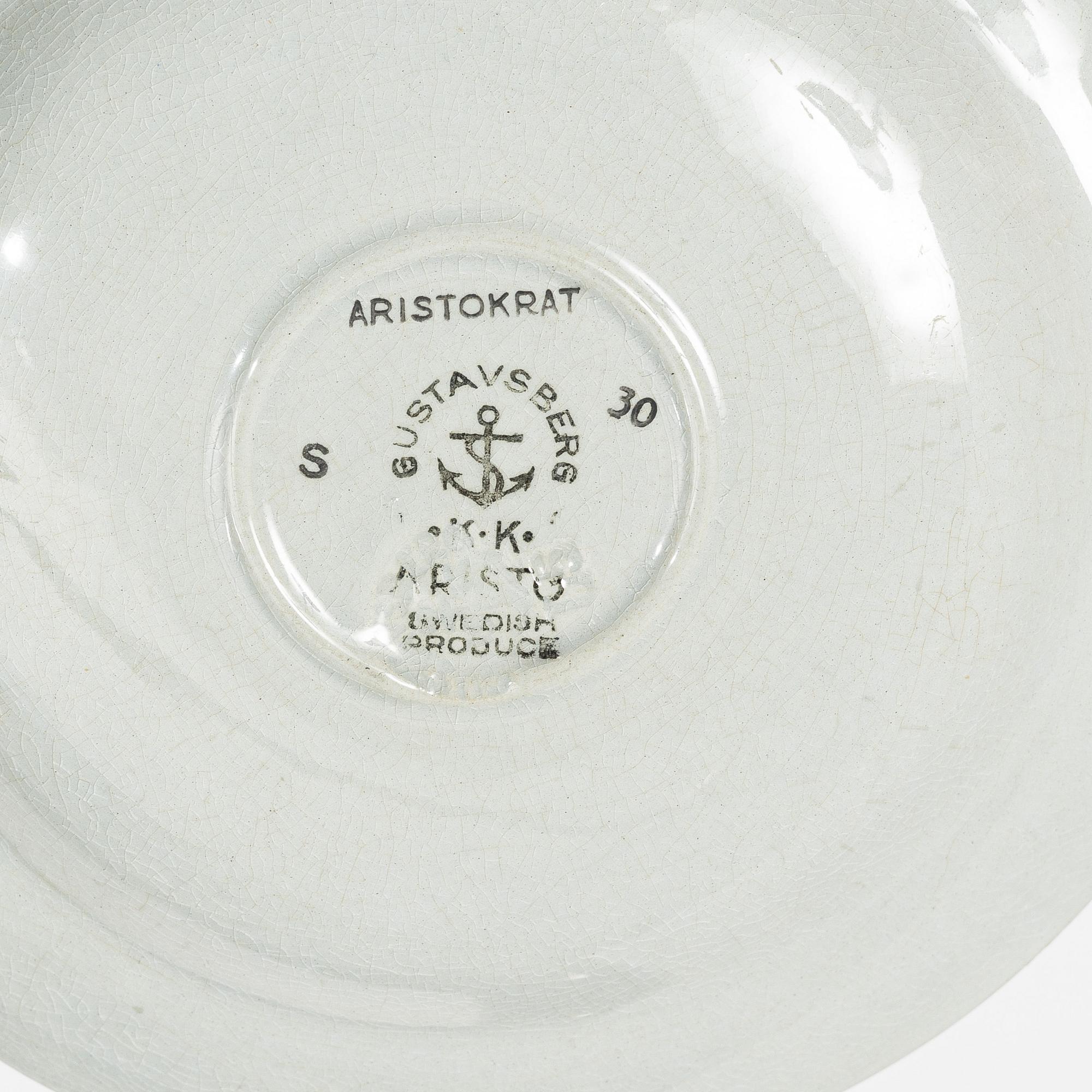 Wilhelm Kåge, servisdelar, 17 st, inklusive fisktallrikar, modell "Aristo", Gustavsberg, 1930-tal.