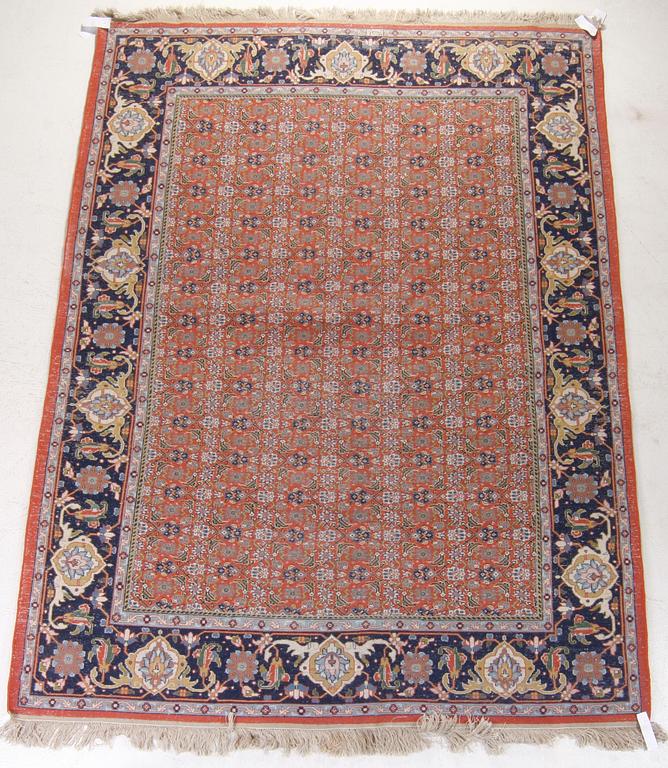 MATTA, orientalisk. Ca 115 x 169.