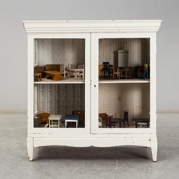 DOLL HOUSE, first half of the 20th century.