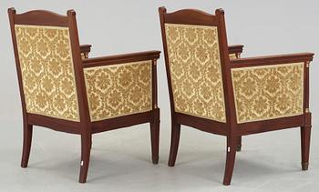 FÅTÖLJER, ett par, senempire, omkring 1800-talets mitt.