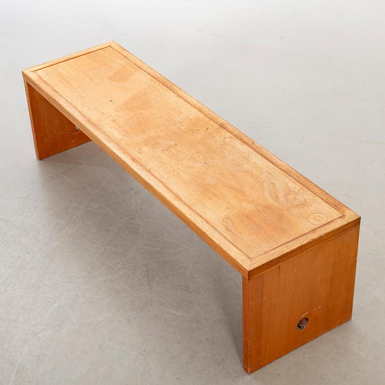 OLOF PIRA, Sideboard/bänk, 1900-talets andra hälft.