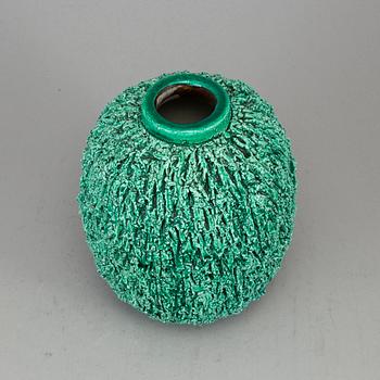 GUNNAR NYLUND, chamotte stoneware vase 'Igelkott', Rörstrand.
