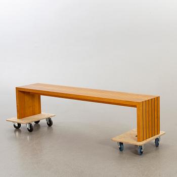 AN OAK BENCH "MARIN ACCENNT" DESIGN BY OLOF PIRA, OAK.